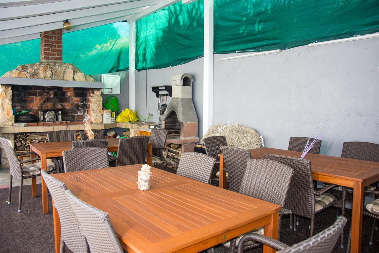 Apartments Sv. Jelena 2 Паг Екстериор снимка