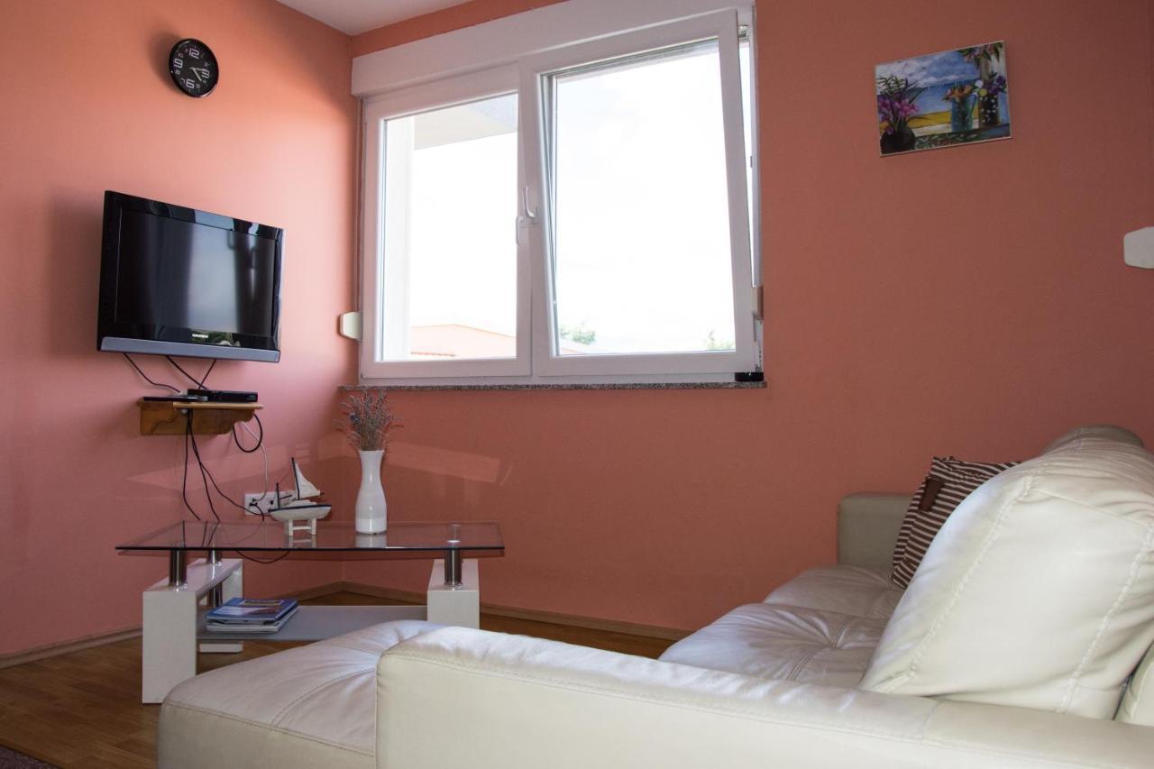 Apartments Sv. Jelena 2 Паг Екстериор снимка