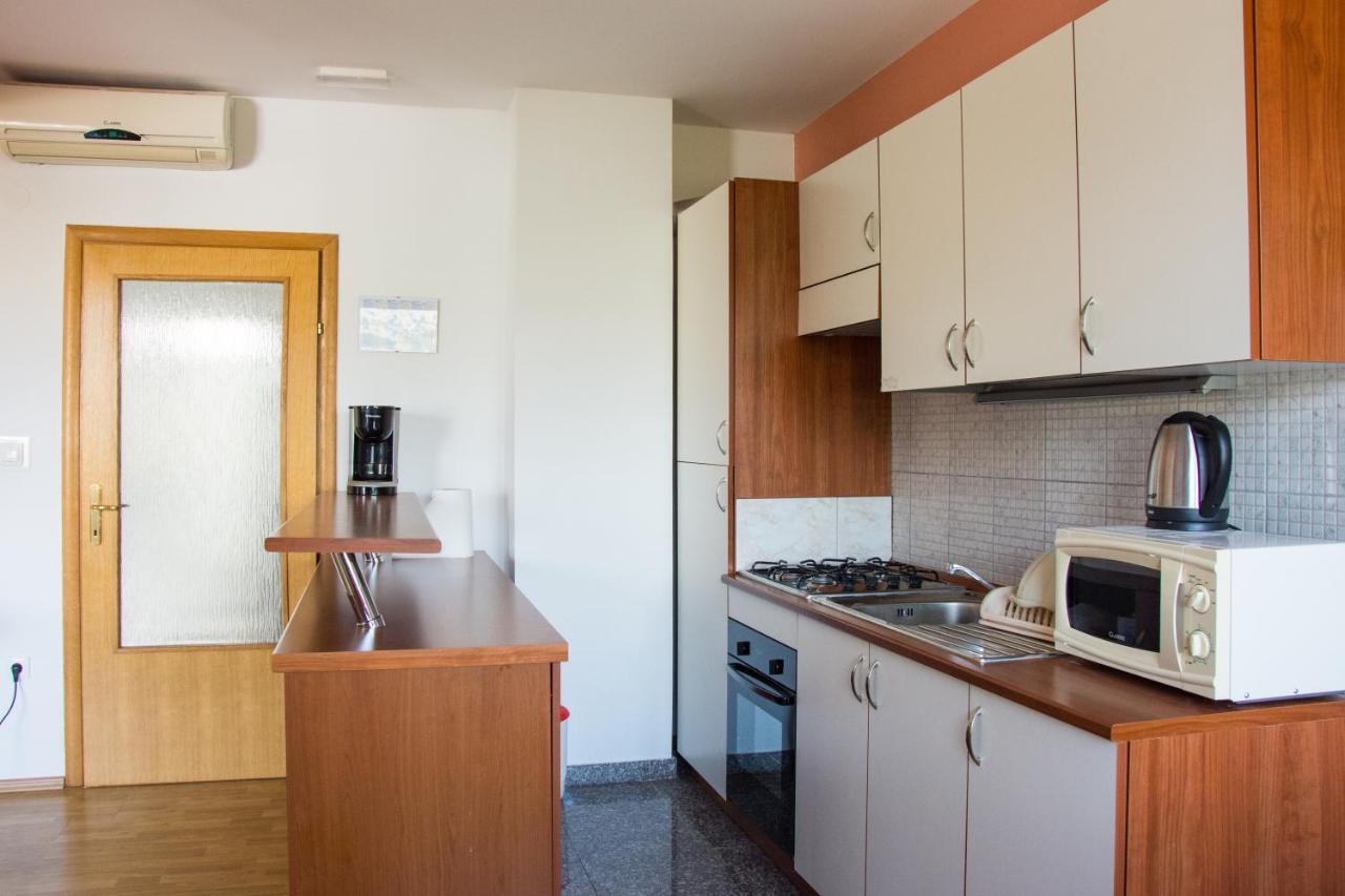 Apartments Sv. Jelena 2 Паг Екстериор снимка